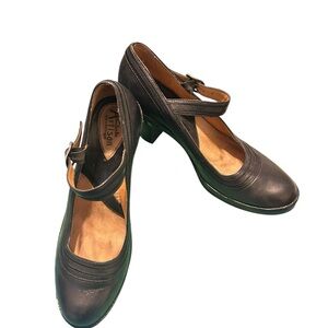 Clarks Black Mary Jane Heels